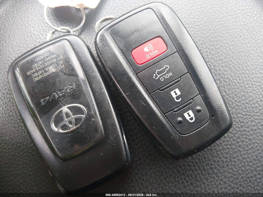 TOYOTA RAV4 - zdjęcie 11