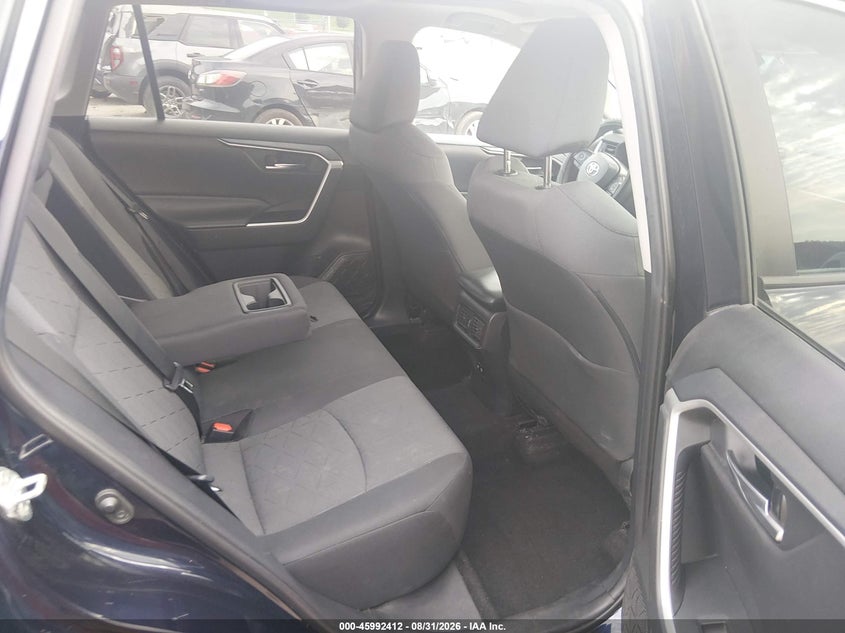 TOYOTA RAV4 - zdjęcie 8