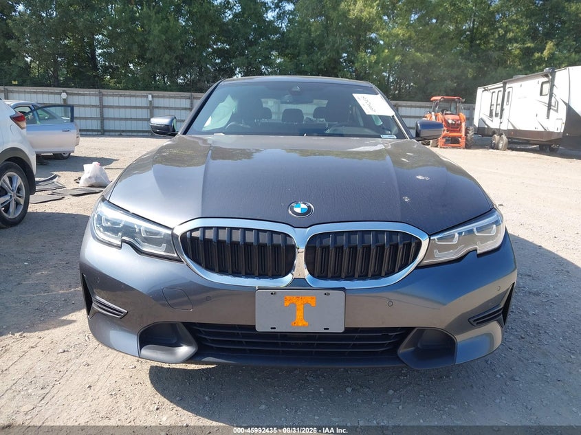 BMW 330I - zdjęcie 12