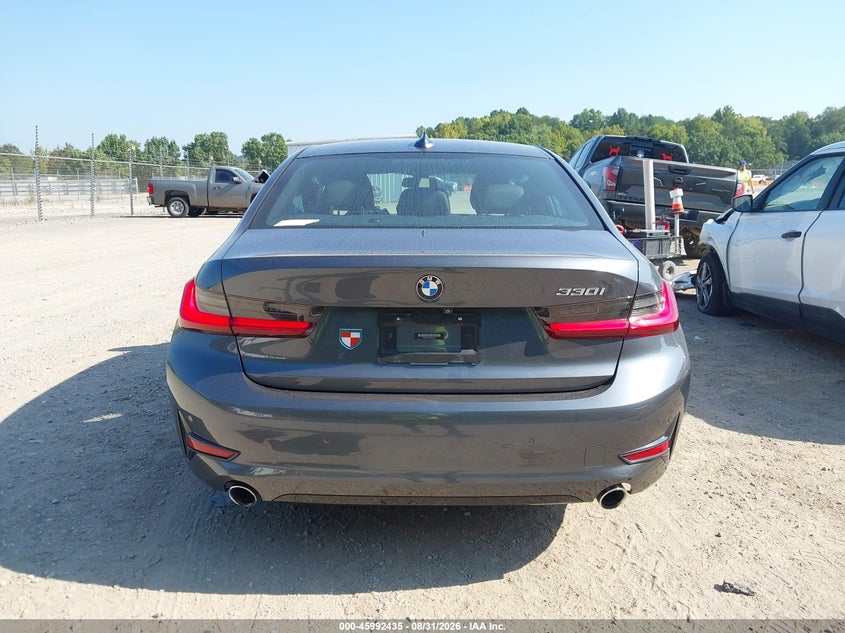 BMW 330I - zdjęcie 16