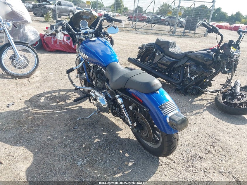 HARLEY-DAVIDSON XL1200 2010