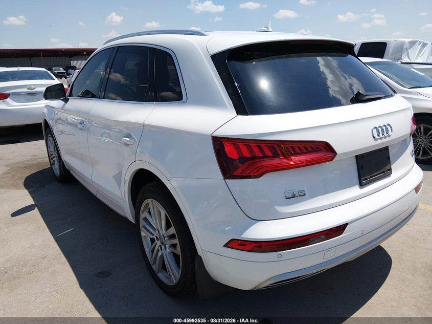 AUDI Q5 - zdjęcie 3