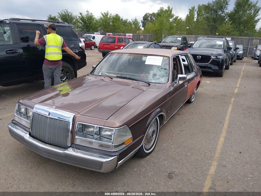 1987 LINCOLN CONTINENTAL auction photo 2
