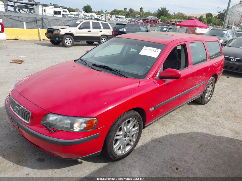 2001 VOLVO V70 auction photo 2