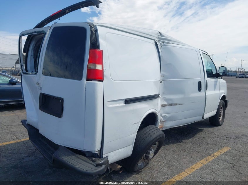 2013 CHEVROLET EXPRESS 2500 auction photo 4