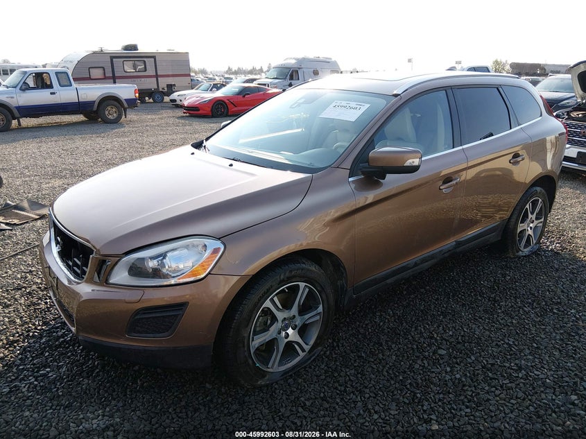 2011 Volvo XC60, Front End, IAAI, VIN YV4902DZ8B2201886 — photo 2