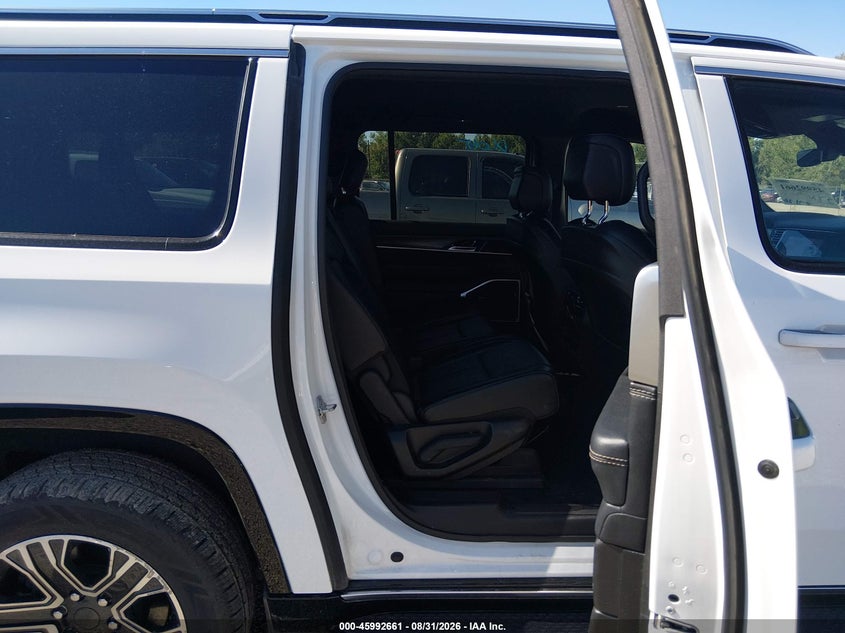 2024 JEEP WAGONEER L auction photo 8