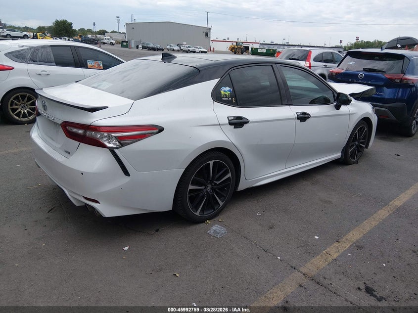 2018 TOYOTA CAMRY auction photo 4