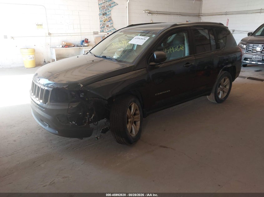 2014 Jeep Compass, Left Front, IAAI, VIN 1C4NJDBB0ED842037 — photo 2