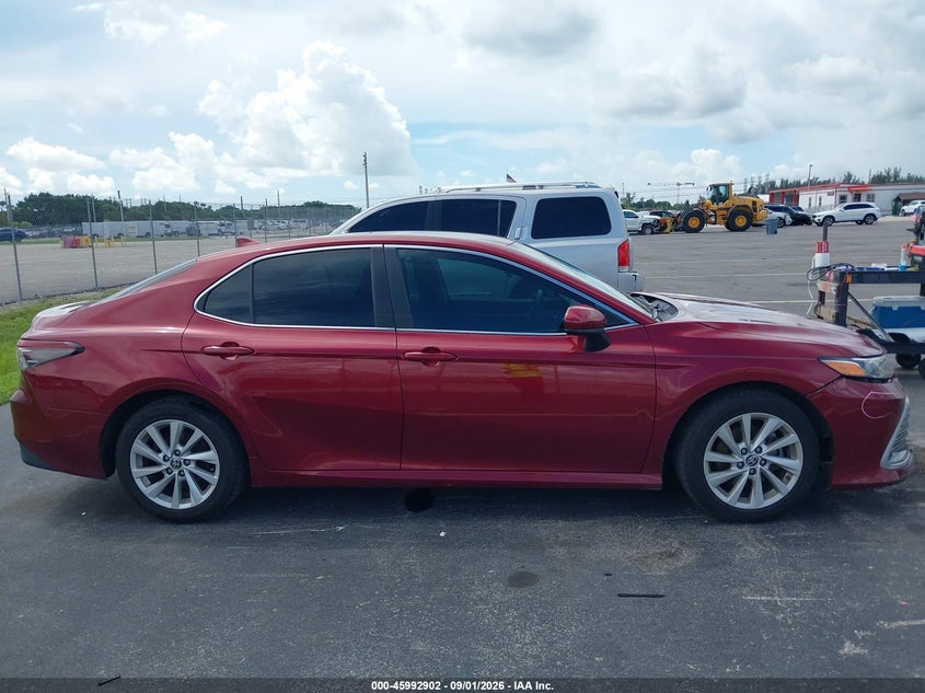 TOYOTA CAMRY - zdjęcie 13