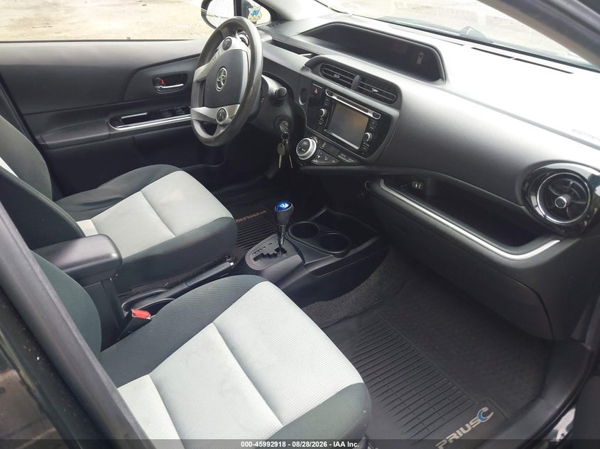 2015 TOYOTA PRIUS C auction photo 5