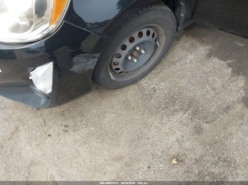 2015 TOYOTA PRIUS C auction photo 6