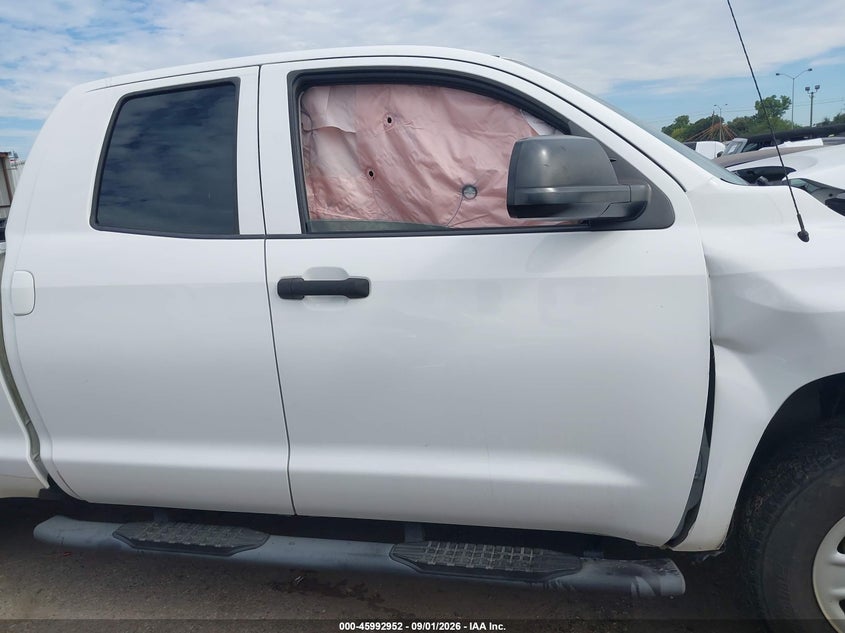 TOYOTA TUNDRA - zdjęcie 13