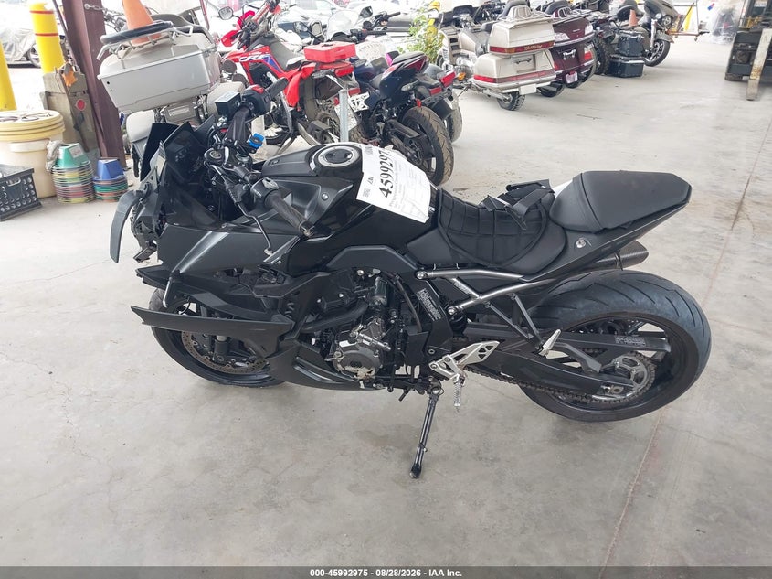SUZUKI GSX800 2025