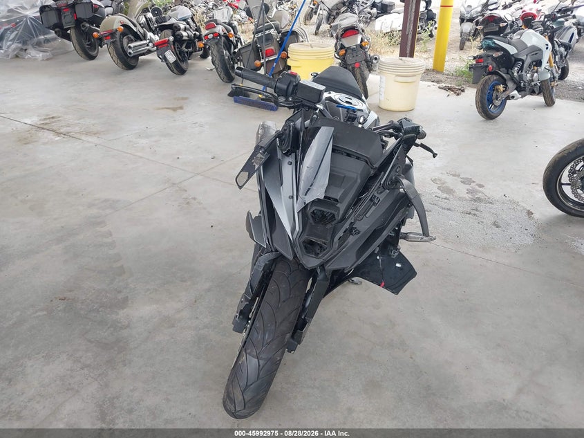 SUZUKI GSX800 2025
