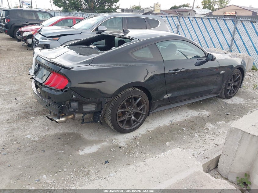 FORD MUSTANG - zdjęcie 4