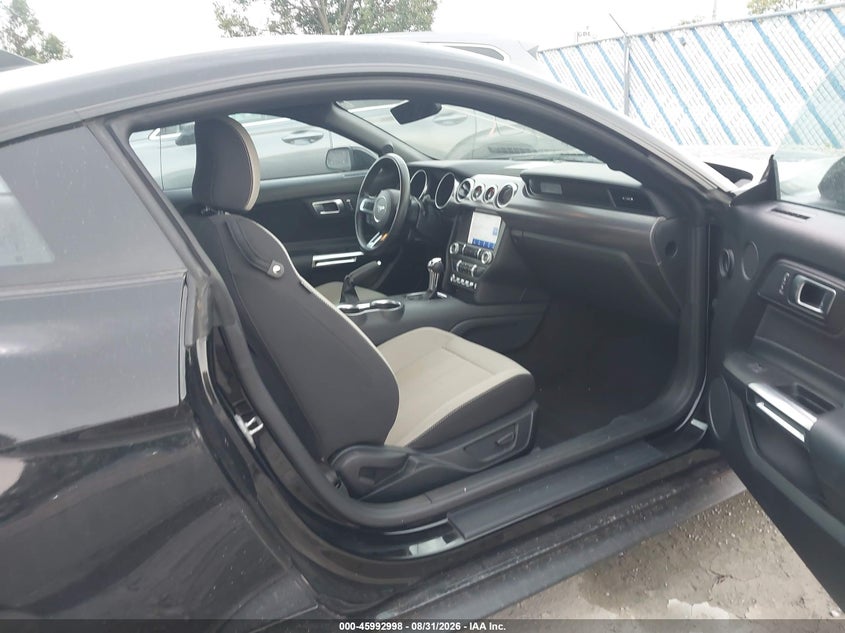 FORD MUSTANG - zdjęcie 5