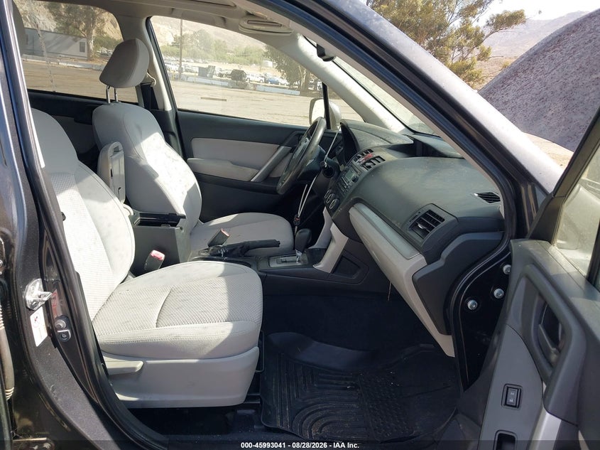 2015 SUBARU FORESTER auction photo 5
