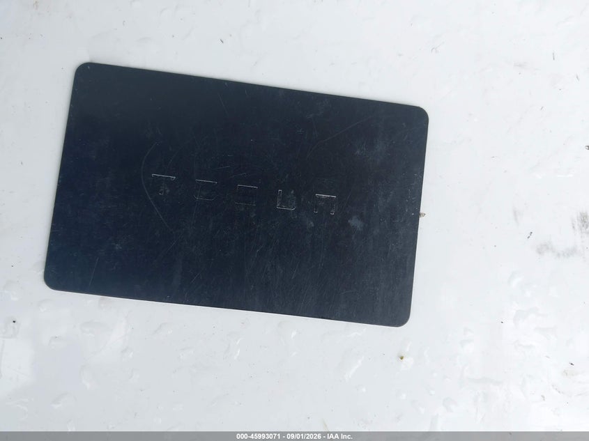TESLA MODEL 3 - zdjęcie 11
