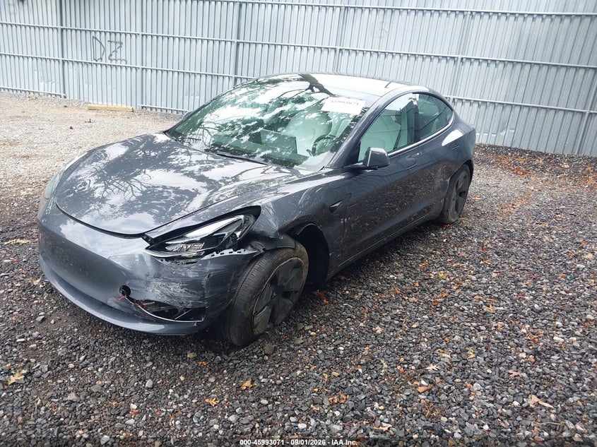 TESLA MODEL 3 - zdjęcie 2