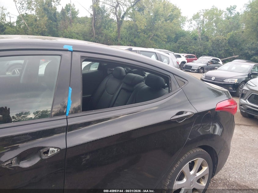 2013 HYUNDAI ELANTRA auction photo 6