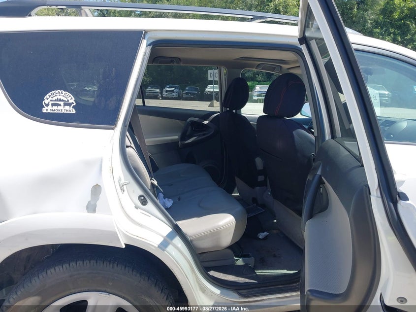 2011 TOYOTA RAV4 auction photo 8