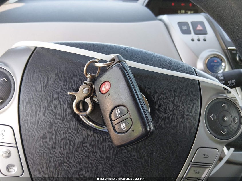TOYOTA PRIUS V - zdjęcie 11