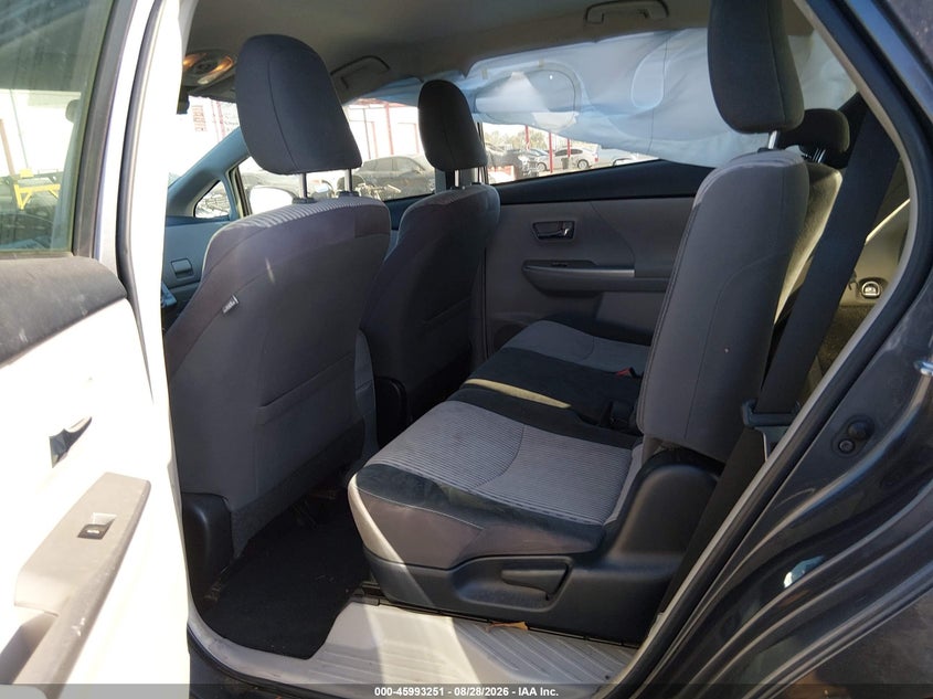 TOYOTA PRIUS V - zdjęcie 8