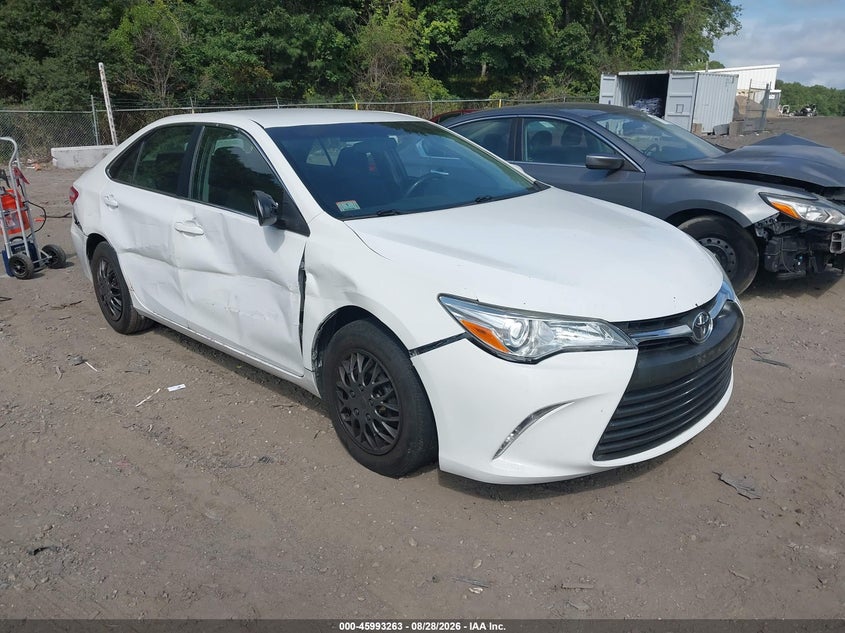 2015 TOYOTA CAMRY auction photo 1