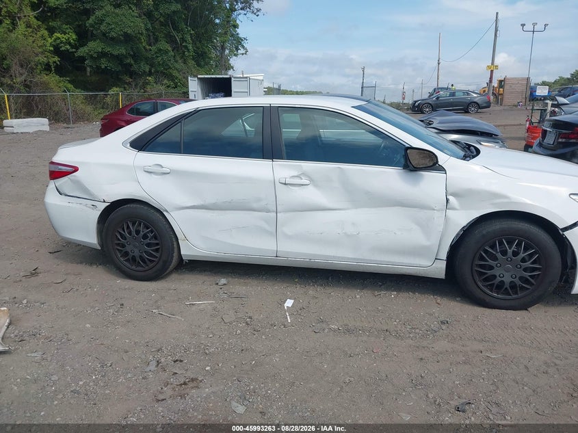 2015 TOYOTA CAMRY auction photo 6