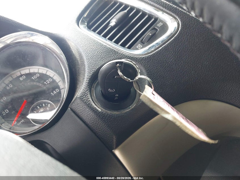 2013 DODGE DURANGO SXT · Фото 11