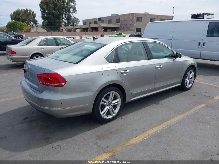 2014 VOLKSWAGEN PASSAT auction photo 4
