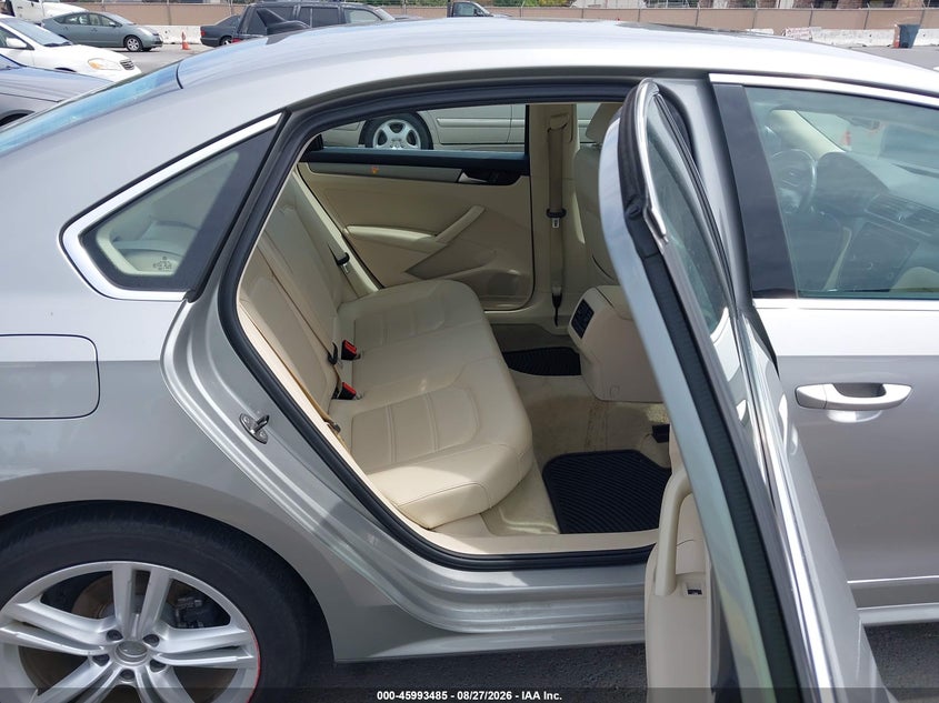 2014 VOLKSWAGEN PASSAT auction photo 8