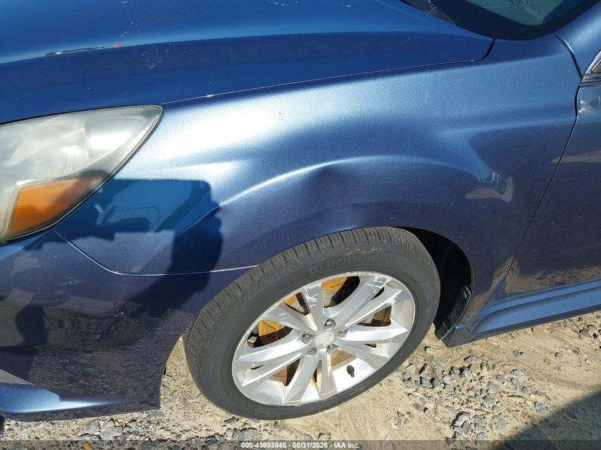 2013 SUBARU LEGACY auction photo 6