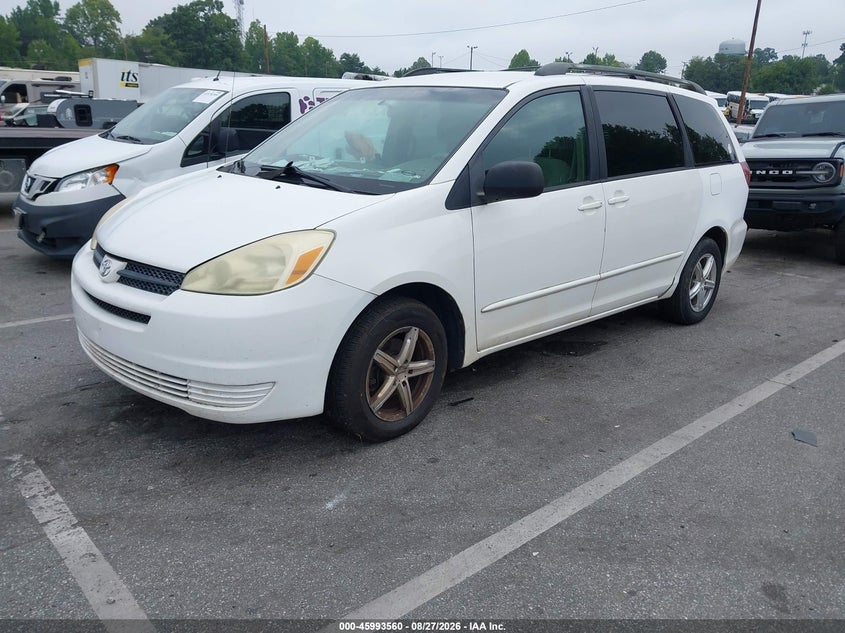 2005 TOYOTA SIENNA auction photo 2