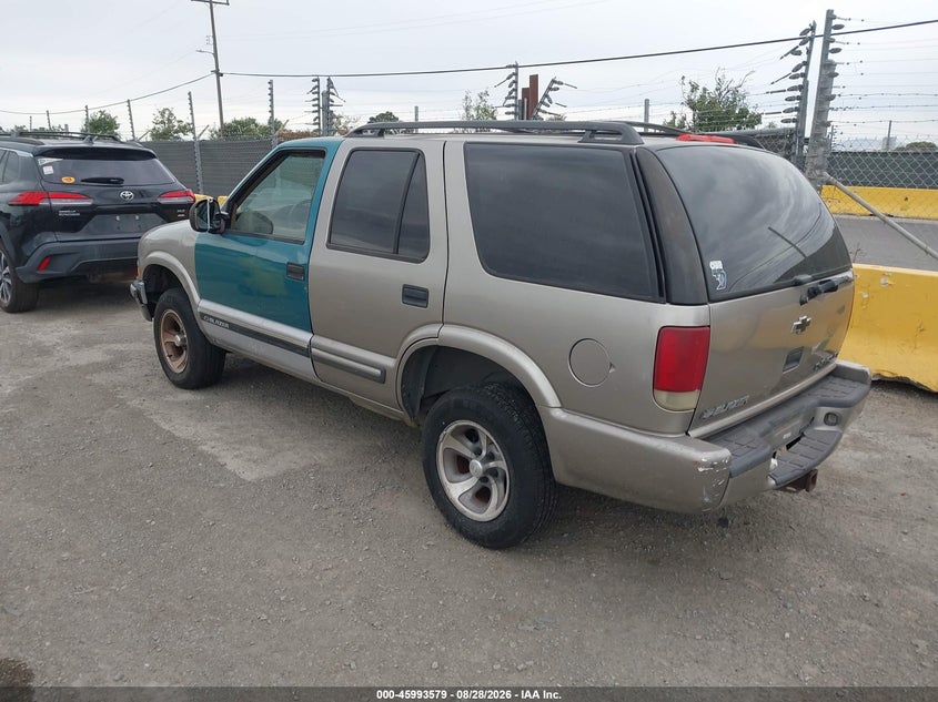 2000 CHEVROLET BLAZER auction photo 3