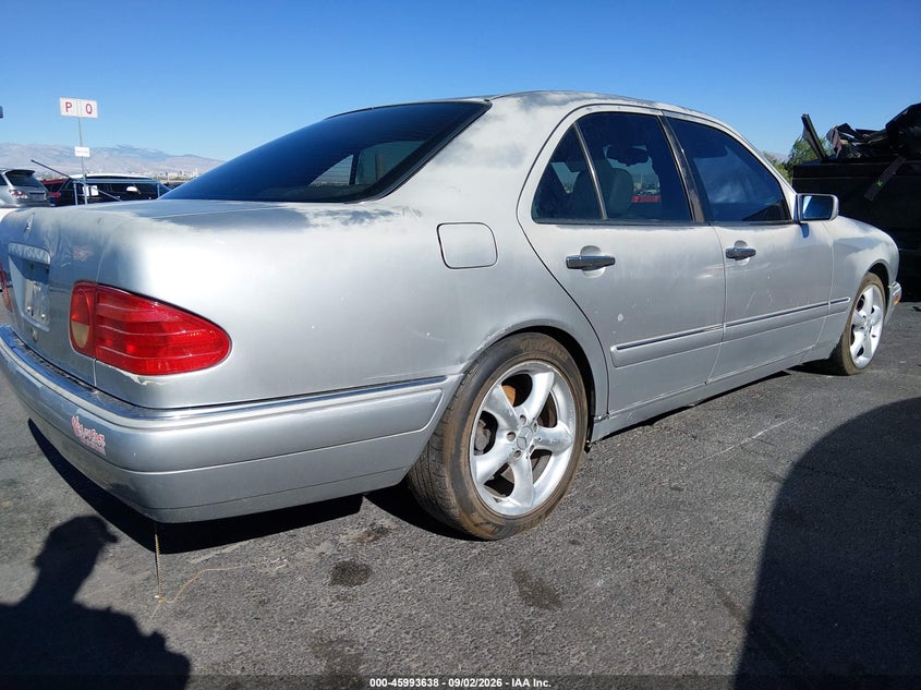 1996 MERCEDES-BENZ E auction photo 4
