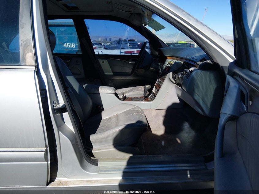 1996 MERCEDES-BENZ E auction photo 5