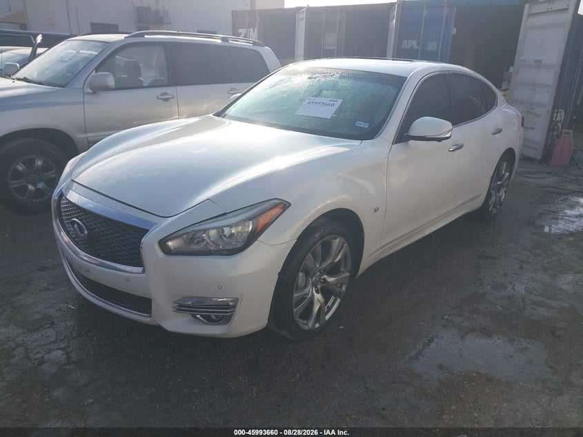 2015 INFINITI Q70 auction photo 2