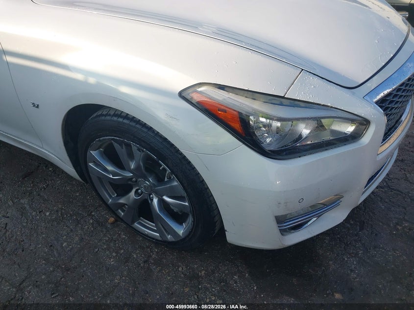 2015 INFINITI Q70 auction photo 6