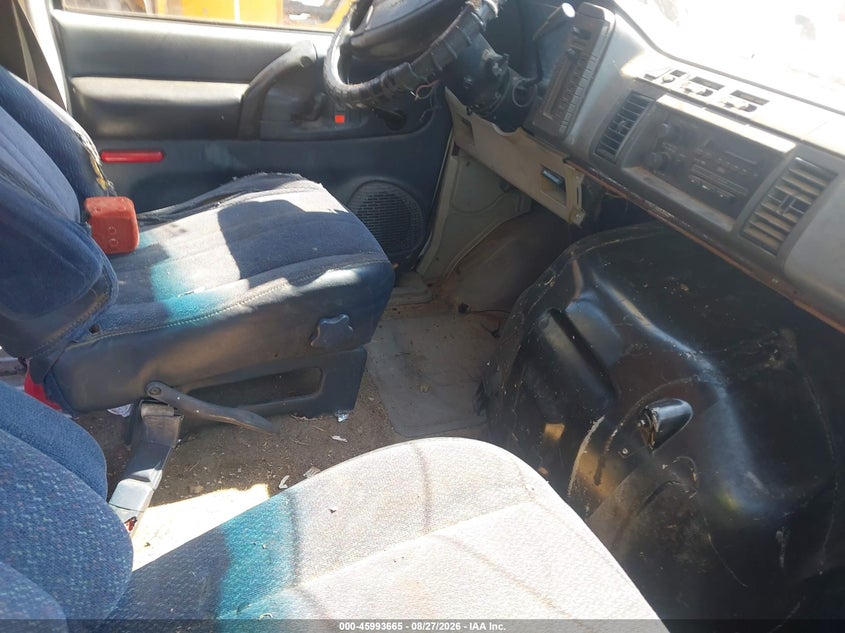 1995 CHEVROLET ASTRO auction photo 5