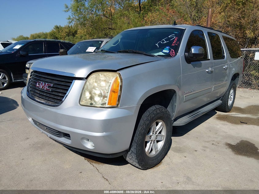 2012 GMC YUKON XL 1500 auction photo 2