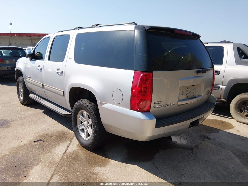 2012 GMC YUKON XL 1500 auction photo 3
