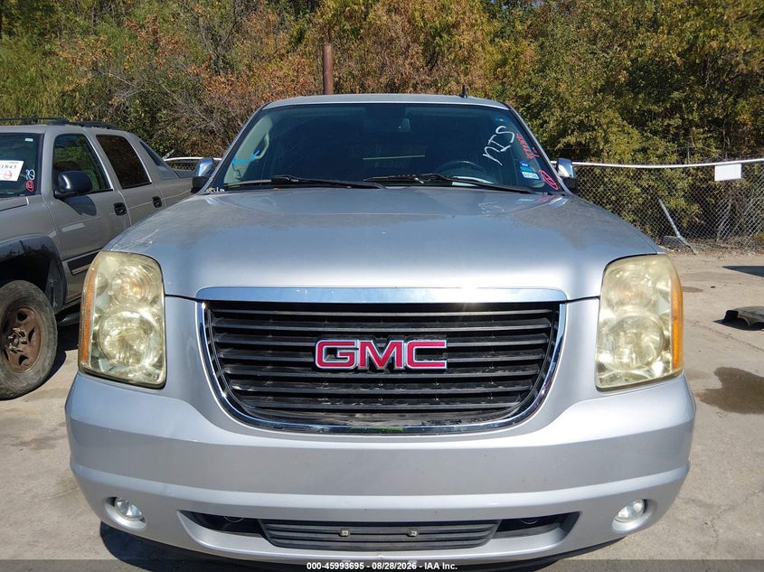 2012 GMC YUKON XL 1500 auction photo 6