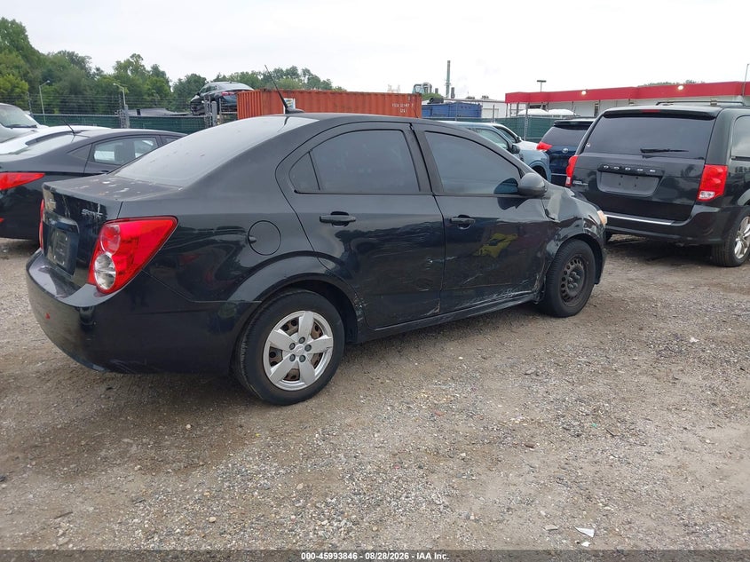 2013 CHEVROLET SONIC auction photo 4