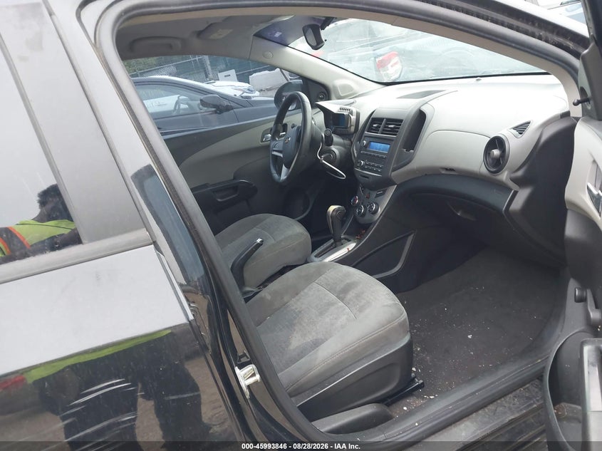 2013 CHEVROLET SONIC auction photo 5