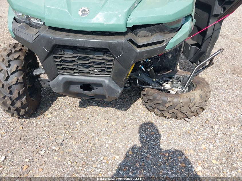 CAN-AM-DEFENDER ALL TERRAIN 2026 VIN 3JBUFAX49TK001601