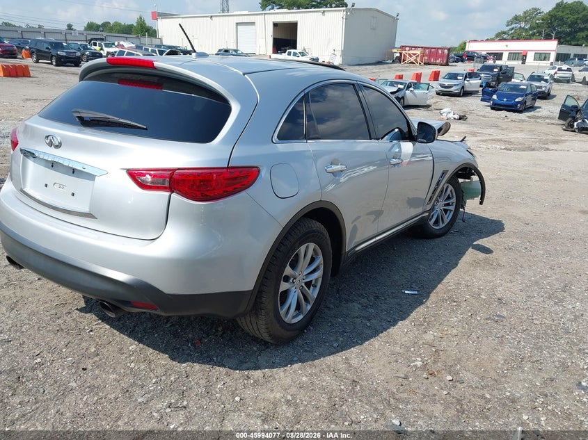 2017 INFINITI QX70 · Фото 4