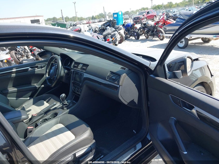 2018 VOLKSWAGEN PASSAT auction photo 5