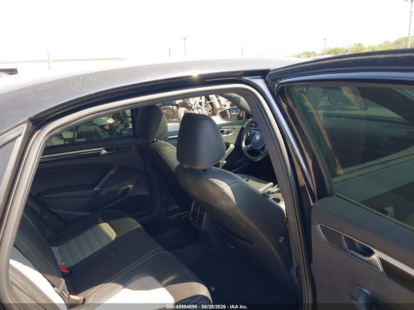 2018 VOLKSWAGEN PASSAT auction photo 8